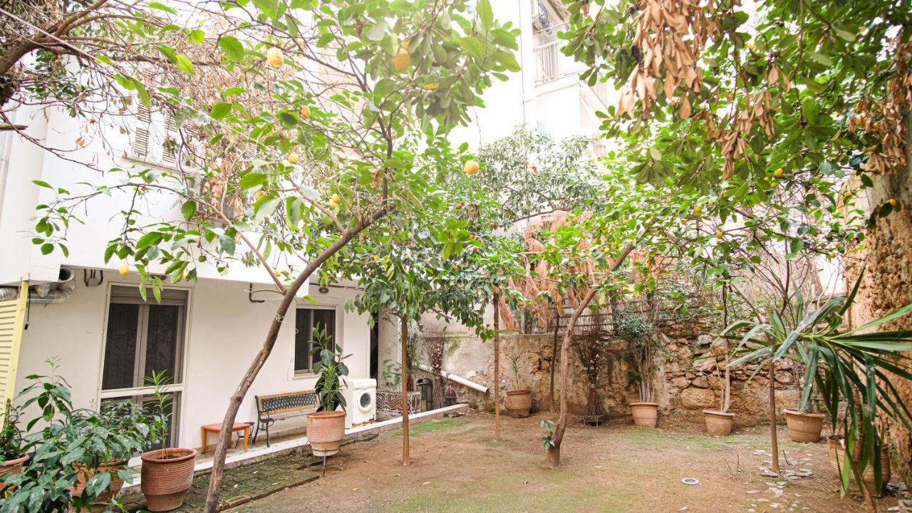 Quiet And Central Flat With Private Backyard Garden Atenas Exterior foto